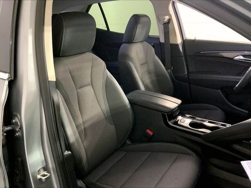 Used 2023 Buick Envision Preferred FWD image 7