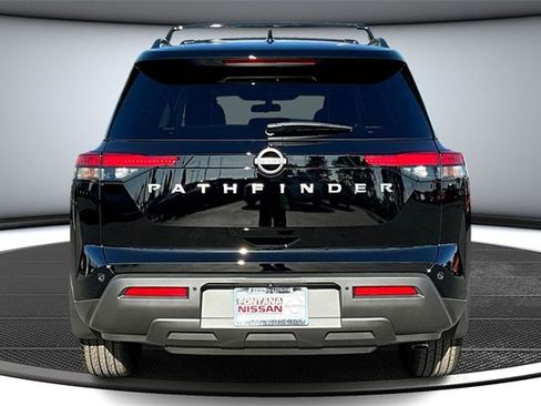 New 2025 Nissan Pathfinder SV image 4