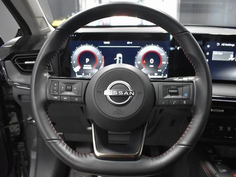 Certified 2025 Nissan Kicks SR image 23