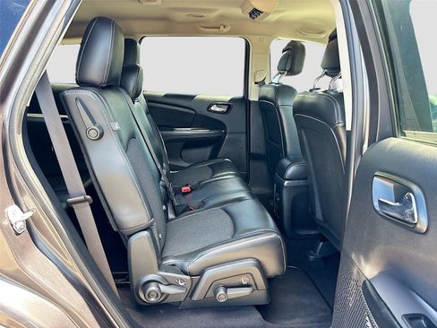 Used 2017 Dodge Journey Crossroad FWD image 26