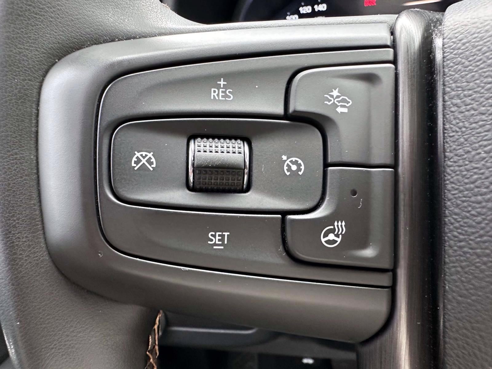 Used 2023 GMC Yukon XL AT4 w/ AT4 Premium Package AWD/4WD image 19