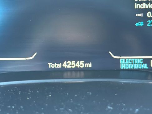 Used 2023 BMW 530e w/ M Sport Package image 35