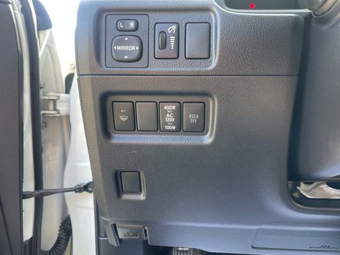 Used 2013 Toyota 4Runner Limited image 20