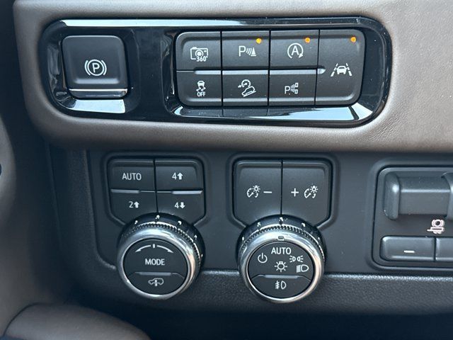 New 2026 GMC Yukon Denali Ultimate w/ LPO, Floor Liner Package AWD/4WD image 27