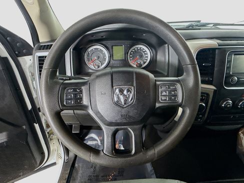 Used 2020 RAM 1500 Classic SLT image 13
