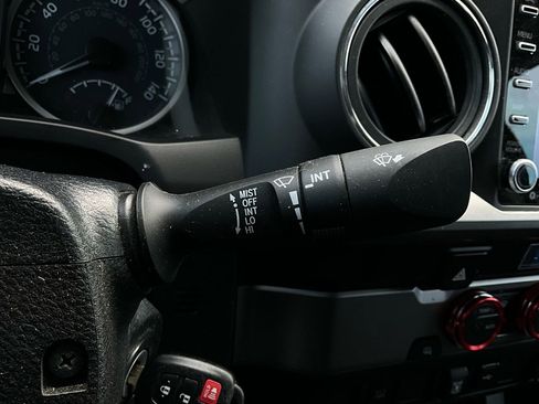 Used 2022 Toyota Tacoma SR5 image 34