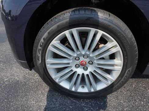 Used 2019 Jaguar F-PACE Portfolio AWD/4WD image 32