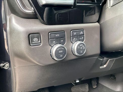 Used 2025 GMC Sierra 1500 SLT AWD/4WD image 33