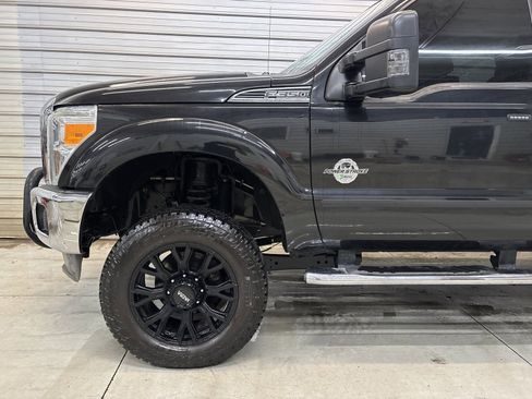 Used 2014 Ford F350 Lariat w/ Lariat Interior Package image 4