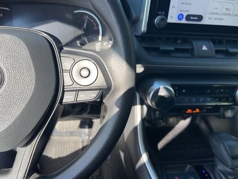 Used 2023 Toyota RAV4 LE image 17