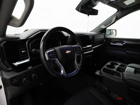 Used 2023 Chevrolet Silverado 1500 LT image 9