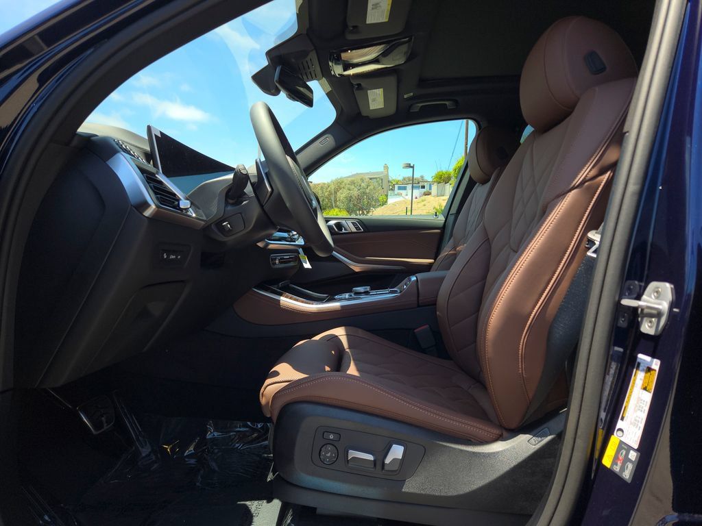 New 2026 BMW X5 xDrive50e w/ M Sport Package AWD/4WD image 8