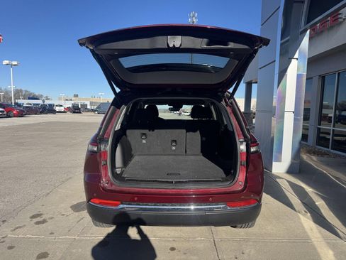 Used 2023 Jeep Grand Cherokee Laredo w/ Luxury Tech Group I image 8