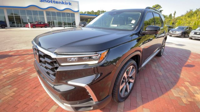 Used 2025 Honda Pilot Elite image 5