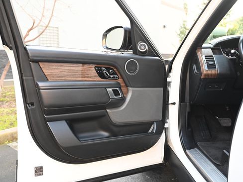 Used 2019 Land Rover Range Rover Supercharged image 23