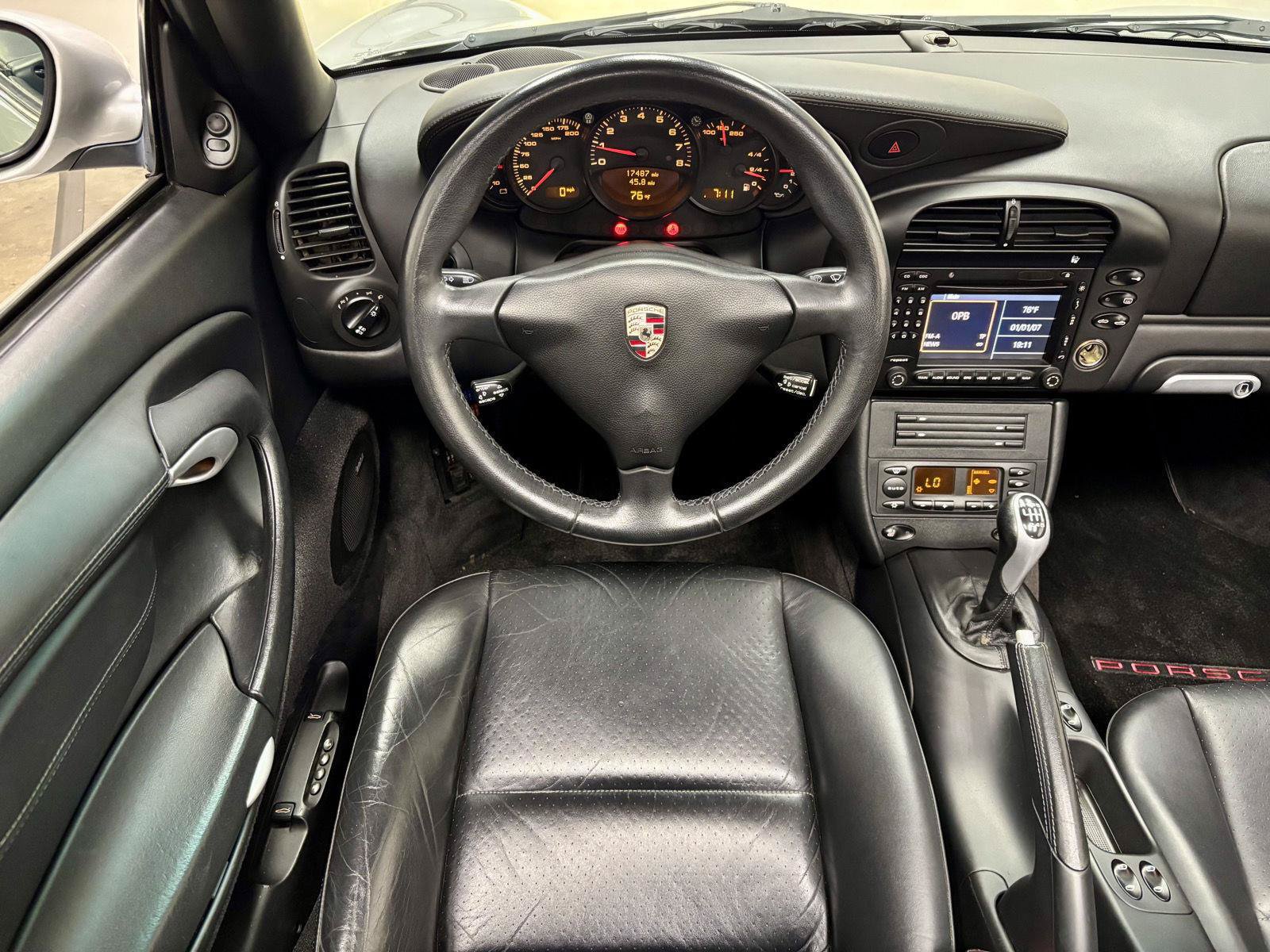 Used 2004 Porsche 911 Carrera RWD image 2