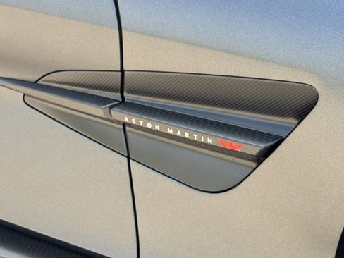 New 2025 Aston Martin Vanquish image 22