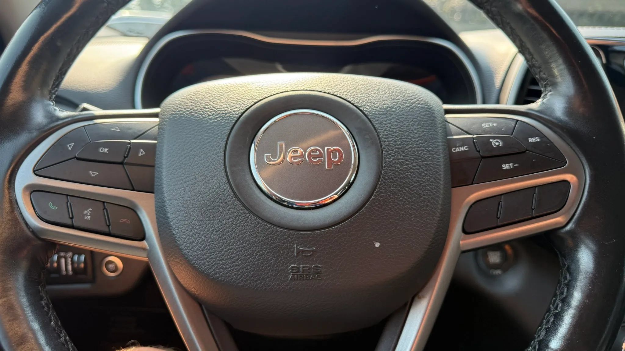 Used 2020 Jeep Cherokee Limited AWD/4WD image 19