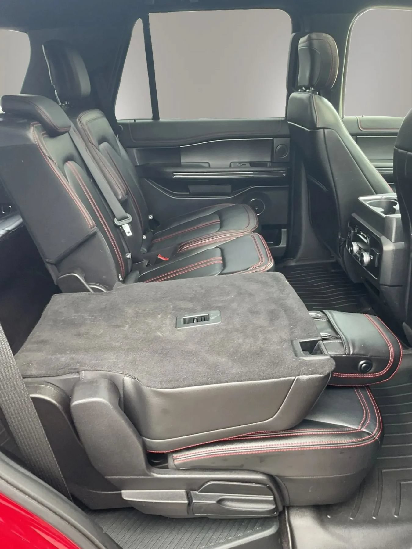 Used 2019 Ford Expedition Limited w/ Equipment Group 303A AWD/4WD image 36