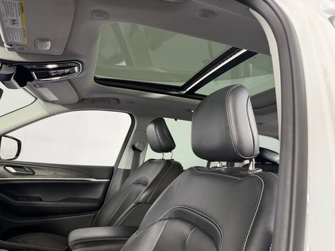 Used 2022 Jeep Grand Cherokee Limited 4xe w/ Luxury Tech Group II image 22