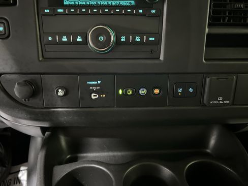 Used 2025 Chevrolet Express 3500 LT w/ LT Preferred Equipment Group RWD image 21