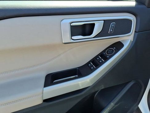 Used 2023 Ford Explorer XLT w/ Equipment Group 202A image 11