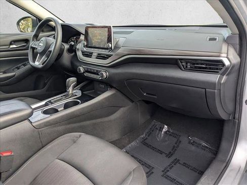 Used 2024 Nissan Altima 2.5 SV image 20