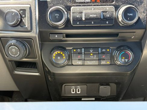 Used 2017 Ford F150 XLT w/ Equipment Group 302A Luxury AWD/4WD image 19