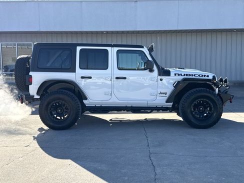 Used 2022 Jeep Wrangler Unlimited Rubicon image 2