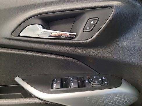 New 2026 Chevrolet Trax RS w/ Sunroof Package image 25