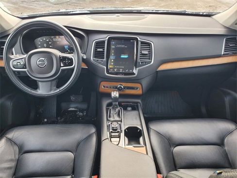 Used 2021 Volvo XC90 T6 Momentum w/ Climate Package image 28