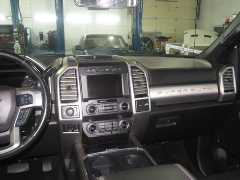 Used 2019 Ford F250 Platinum w/ Platinum Ultimate Package AWD/4WD image 43