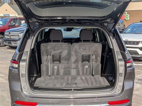 Certified 2022 Jeep Grand Cherokee L Laredo w/ Luxury Tech Group I image 31