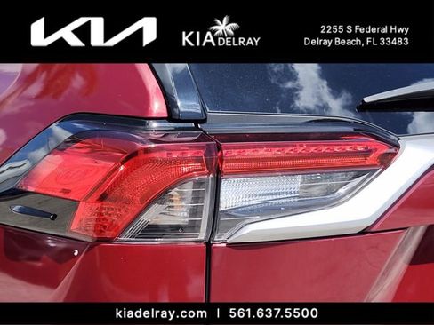 Used 2021 Toyota RAV4 Limited AWD/4WD image 8