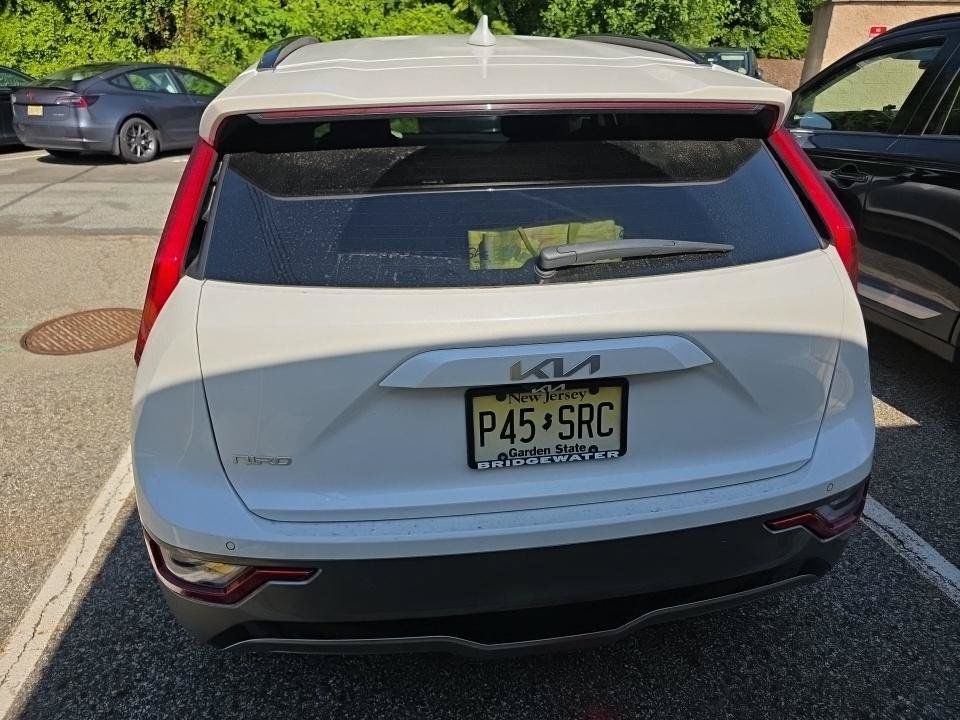 Certified 2023 Kia Niro Wave FWD image 5