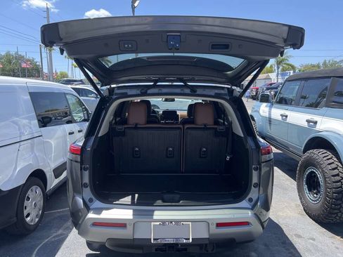 Used 2022 Nissan Pathfinder Platinum w/ Cargo Package image 62