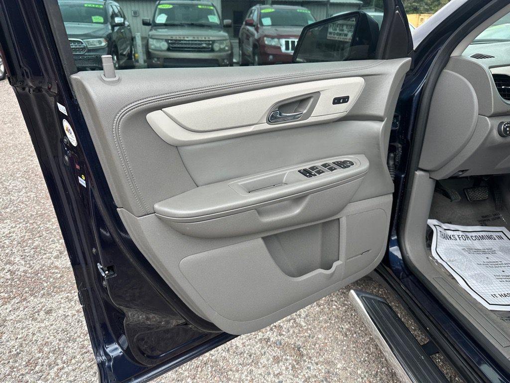 Used 2016 Chevrolet Traverse LT FWD image 11