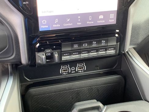 Used 2025 RAM 2500 Big Horn image 24