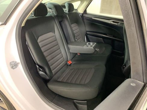 Used 2019 Ford Fusion SE image 33