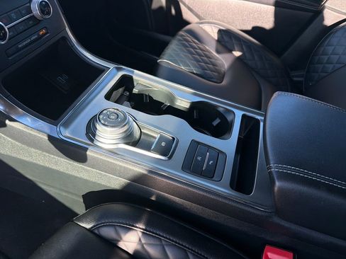 Used 2024 Ford Edge Titanium image 22