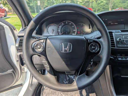 Used 2017 Honda Accord LX-S image 17