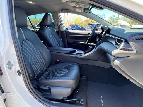 Used 2023 Toyota Camry SE image 18