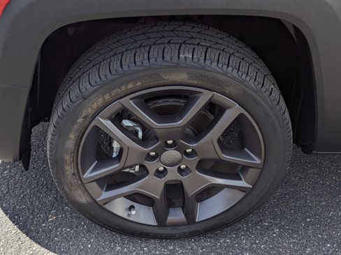 Used 2022 Jeep Renegade Latitude w/ Convenience Group image 7