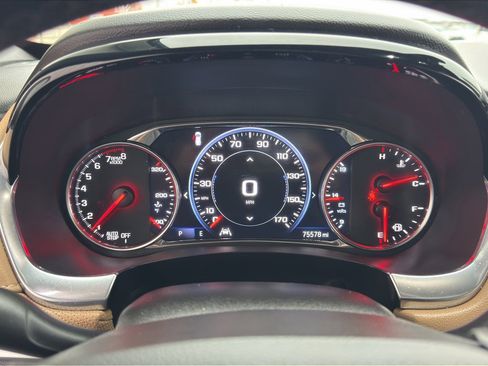 Used 2023 Chevrolet Traverse Premier image 10