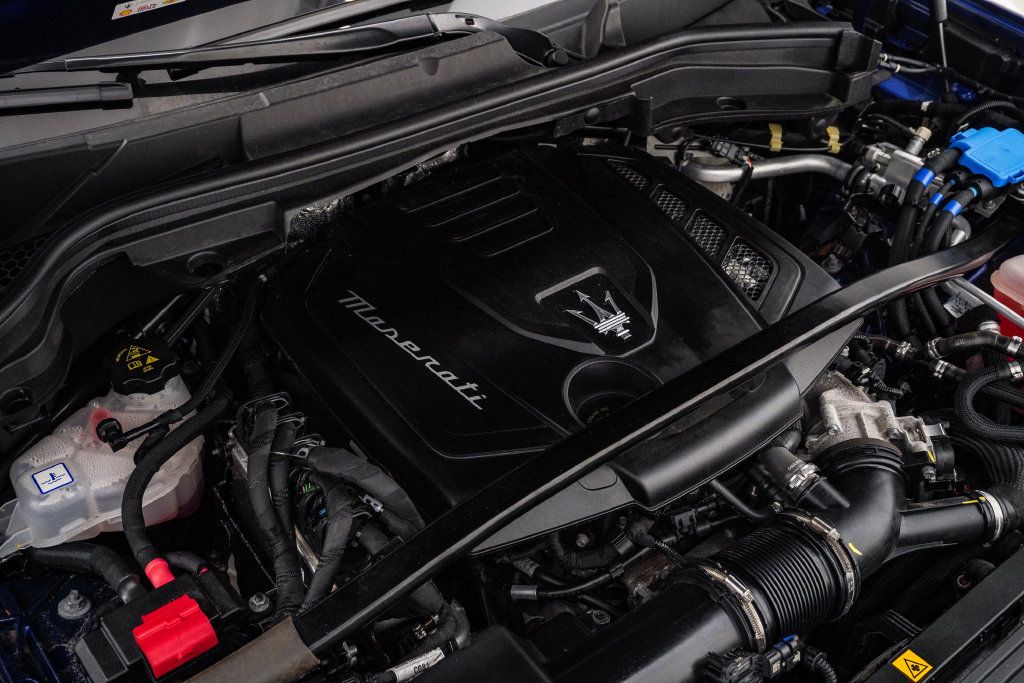 Used 2023 Maserati Grecale Modena AWD/4WD image 28