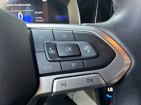 Used 2025 Volkswagen Jetta Sport FWD image 20