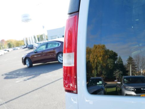 Used 2019 GMC Savana 3500 LS w/ Cold Climate Package image 17