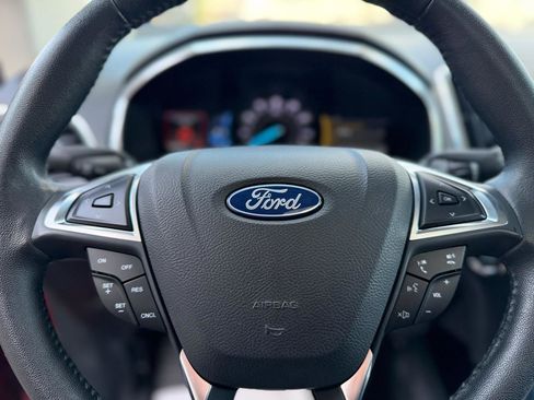 Used 2019 Ford Edge Titanium FWD image 23
