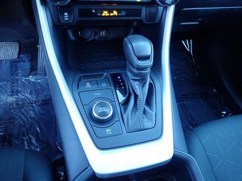 Used 2024 Toyota RAV4 XLE image 19