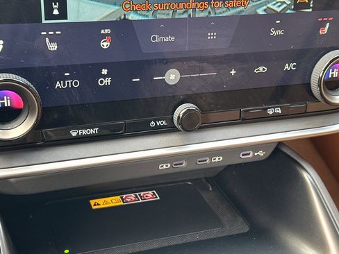 Used 2025 Lexus RZ 300e image 16